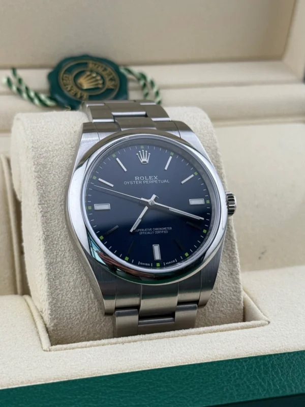 Rolex Oyster Perpetual - 114300