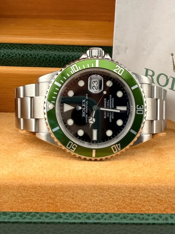 Rolex Submariner - 16610LV